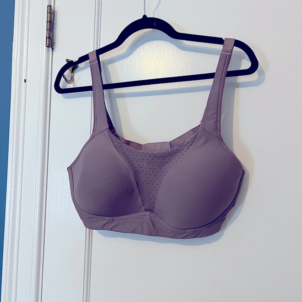 Light purple lululemon sports bra size 38D